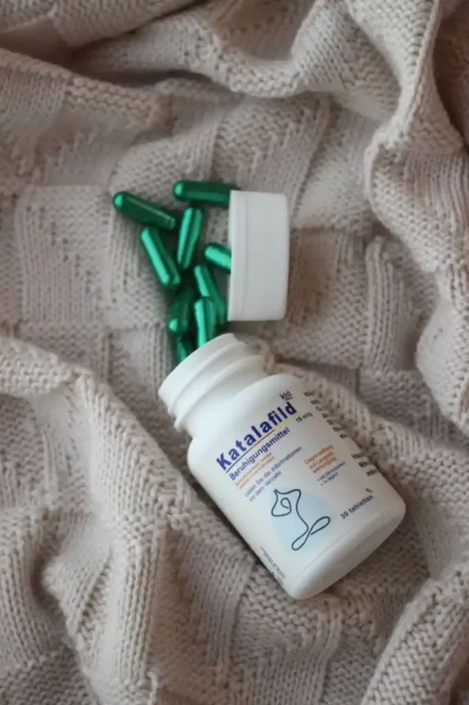 نمونه ی دوز 40 قرص کاتالافیلد روی یک سطح پارچه ای