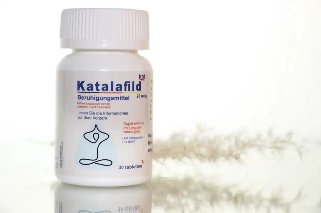 قرص کاتالافیلد یک یک گیاه طلایی رنگ