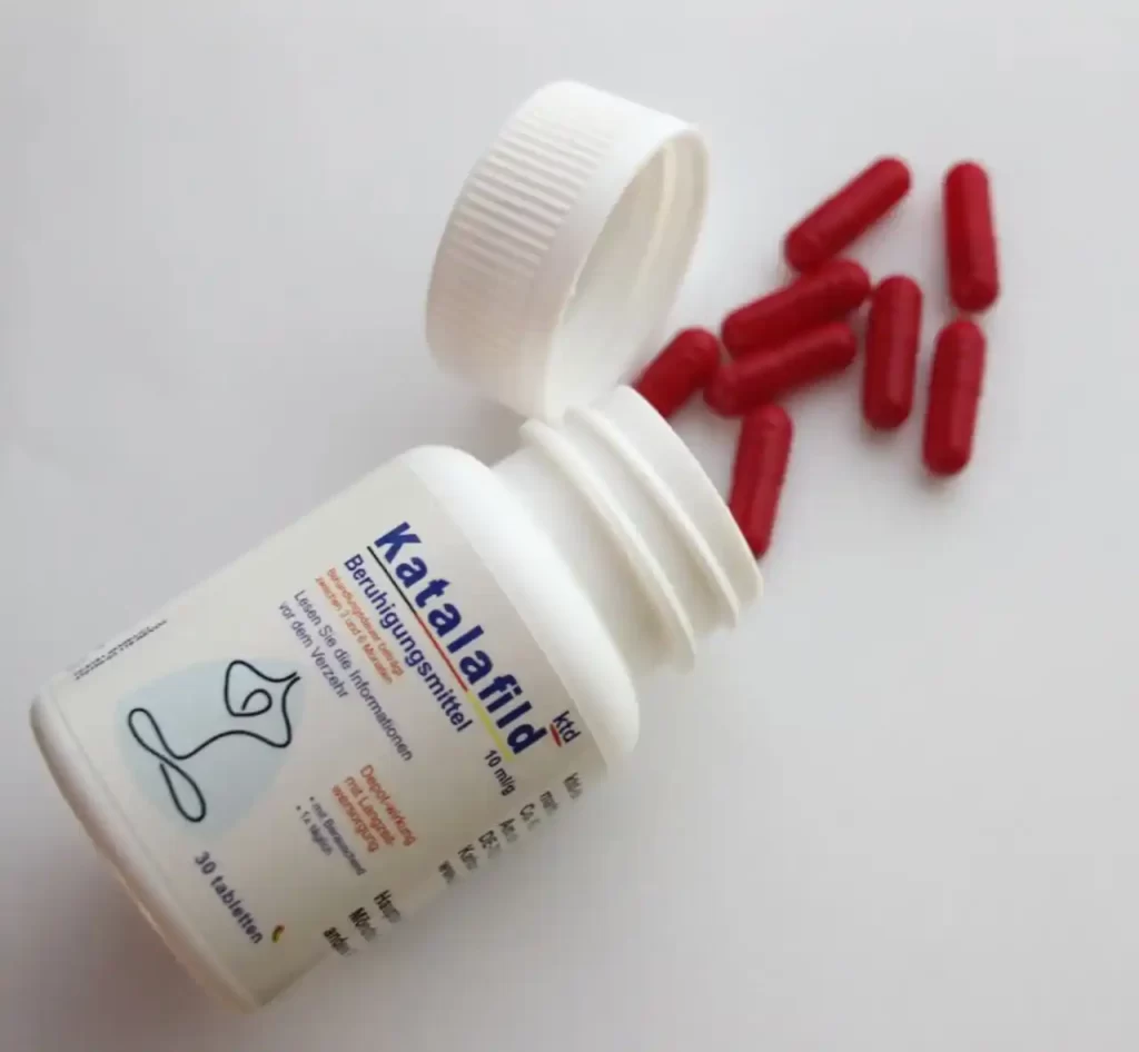 دوز 10 قرص کاتالافیلد با کپسول های قرمز رنگ